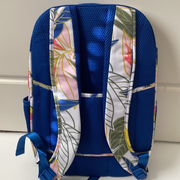 Vera Bradley reactive grand pack back in rain forest leaves - Picture 2 of 7